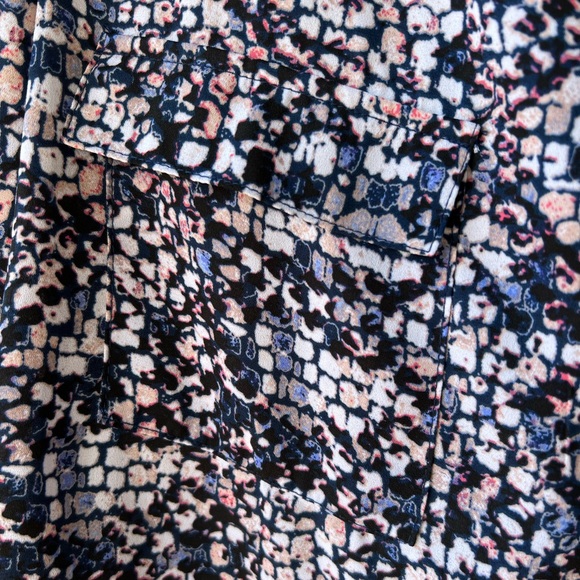 Women’s Apt.9 Multicolored Vneck Blouse with Rolled button sleeves, Small - Picture 8 of 10